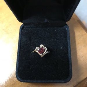 10 k yellow gold garnet ring